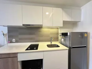 Condo en alquiler de 1 habitaciones en Huai Khwang, Bangkok