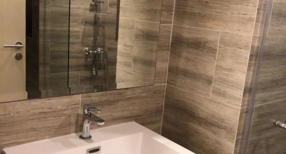 For rent 1 bed condo in Huai Khwang, Bangkok