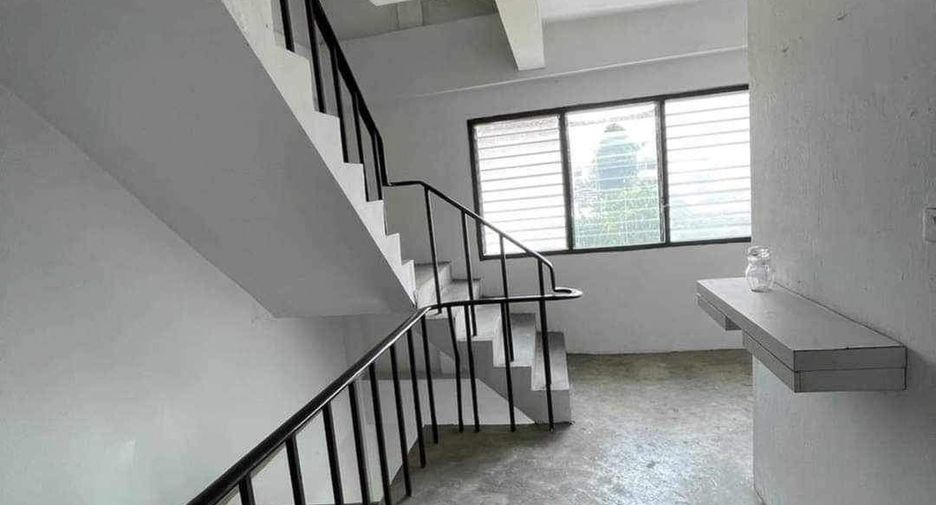 For rent 2 bedrooms retail Space in Bang Kapi, Bangkok