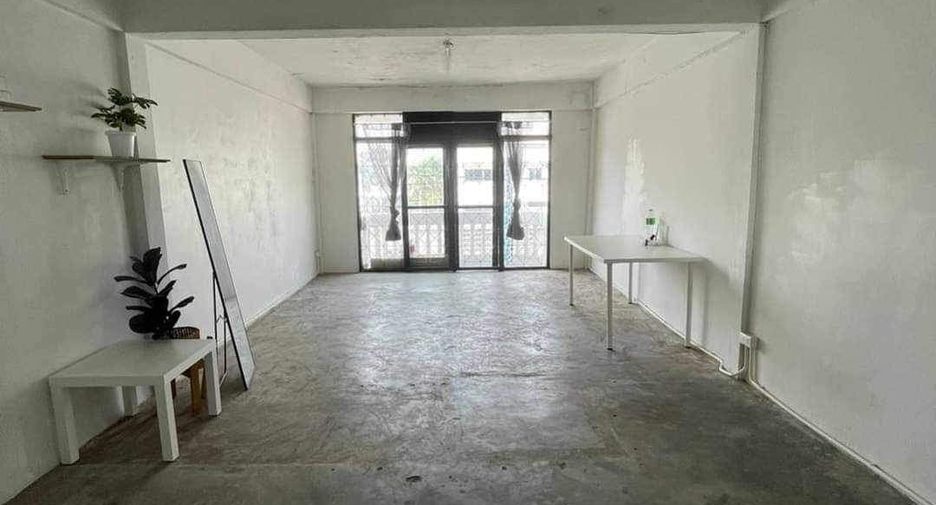 For rent 2 bedrooms retail Space in Bang Kapi, Bangkok