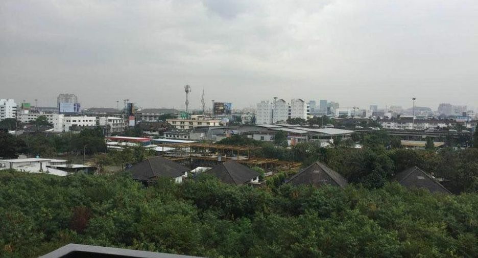 For rent 2 bedrooms condo in Wang Thonglang, Bangkok