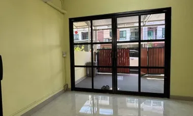 For rent 3 bedrooms townhouse in Bang Khae, Bangkok