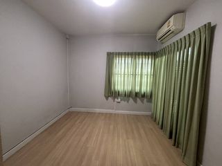 For rent 3 bedrooms townhouse in Bang Khae, Bangkok