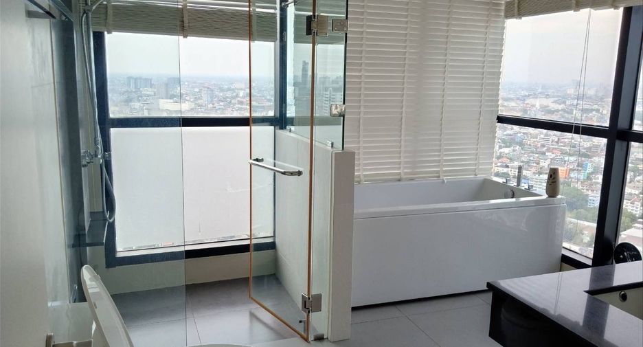 Wohnung zur Miete mit 3 Zimmer in Khlong San, Bangkok