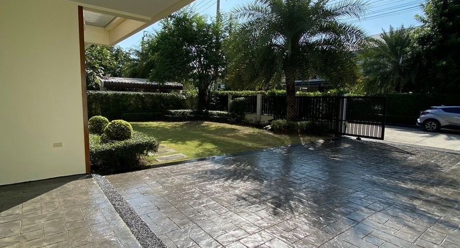 For rent 4 bedrooms house in Lat Krabang, Bangkok
