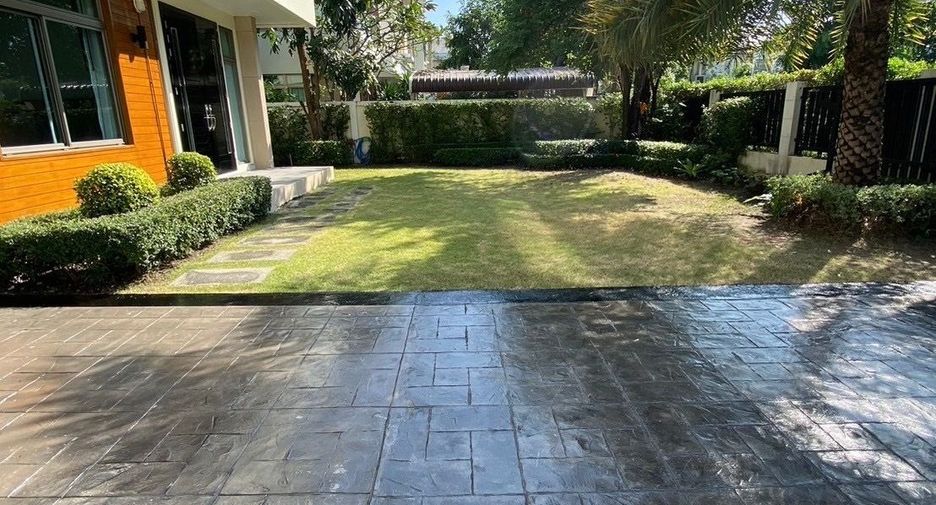 For rent 4 bedrooms house in Lat Krabang, Bangkok