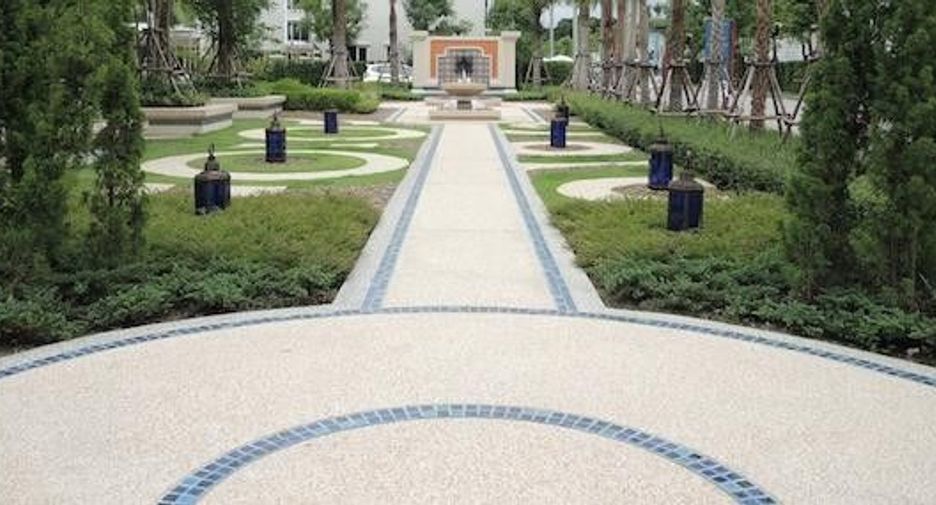 For sale 3 bedrooms townhouse in Suan Luang, Bangkok