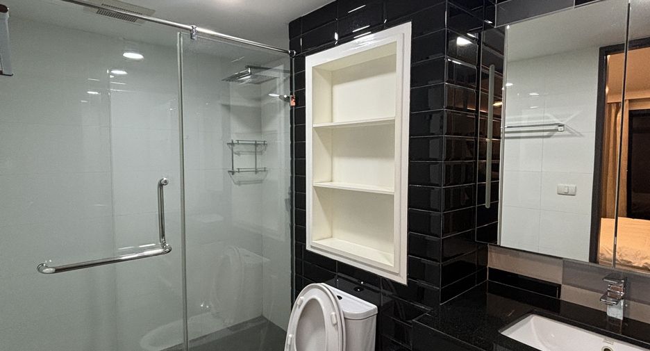 For rent 2 bedrooms apartment in Khlong Toei, Bangkok