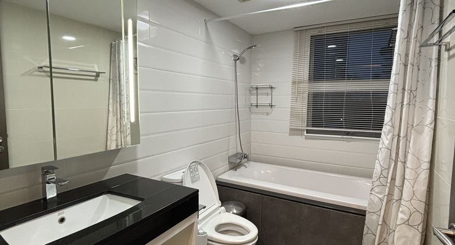 For rent 2 bedrooms apartment in Khlong Toei, Bangkok