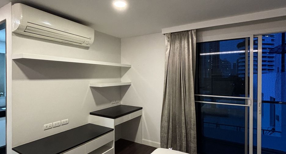 For rent 2 bedrooms apartment in Khlong Toei, Bangkok