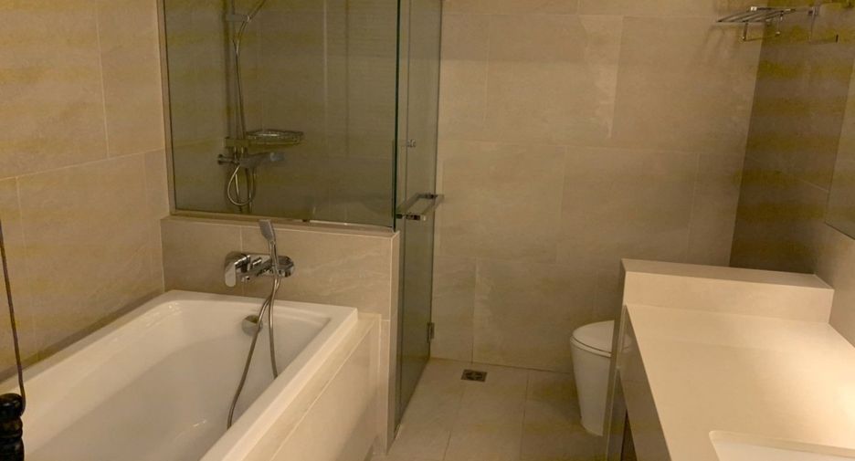 Condo en alquiler de 3 habitaciones en Sathon, Bangkok