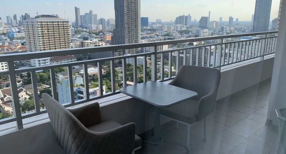Condo en alquiler de 3 habitaciones en Sathon, Bangkok