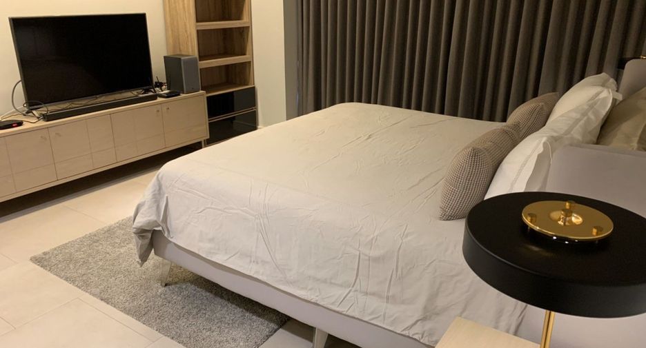 Condo en alquiler de 3 habitaciones en Sathon, Bangkok