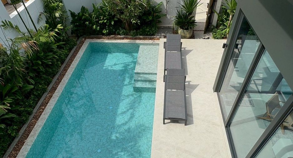 For rent 4 bedrooms villa in Mueang Phuket, Phuket
