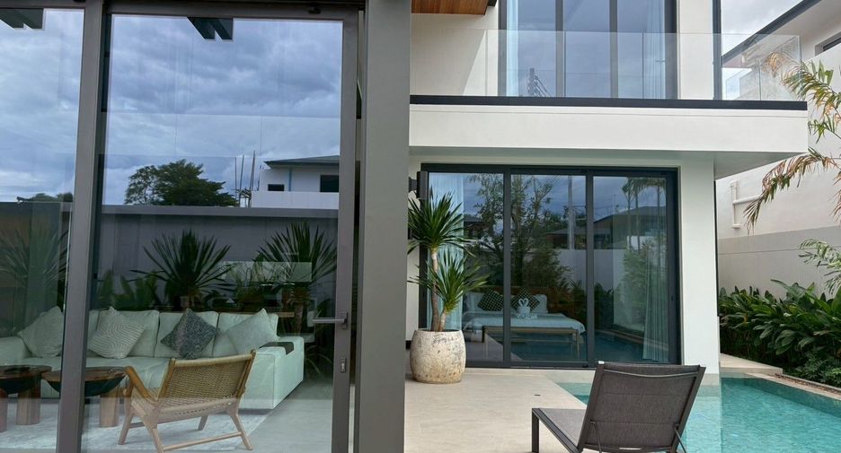 For rent 4 bedrooms villa in Mueang Phuket, Phuket