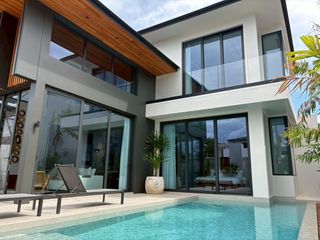 À louer 4 chambres villa à Mueang Phuket, Phuket