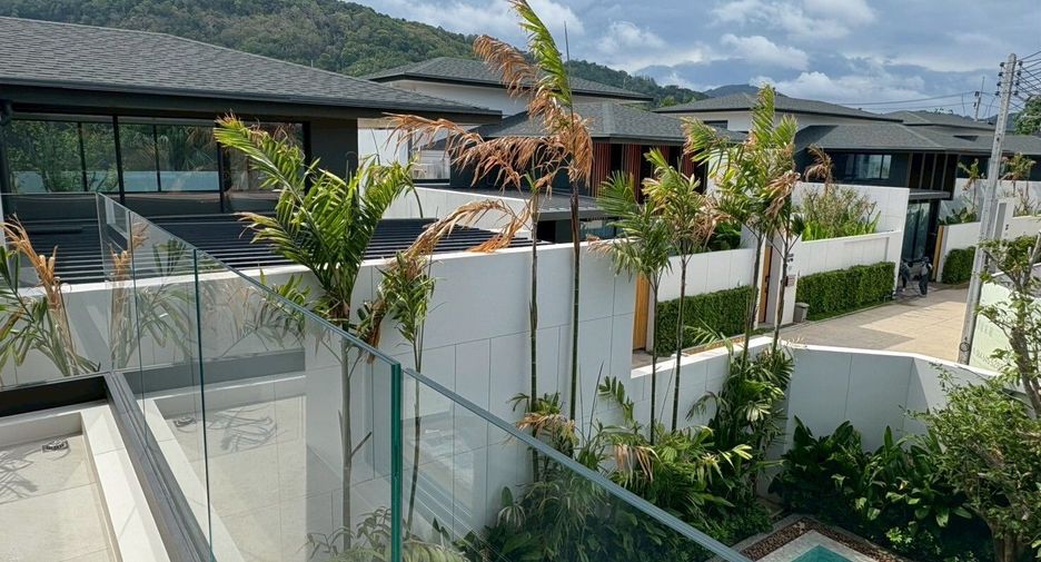 For rent 4 bedrooms villa in Mueang Phuket, Phuket