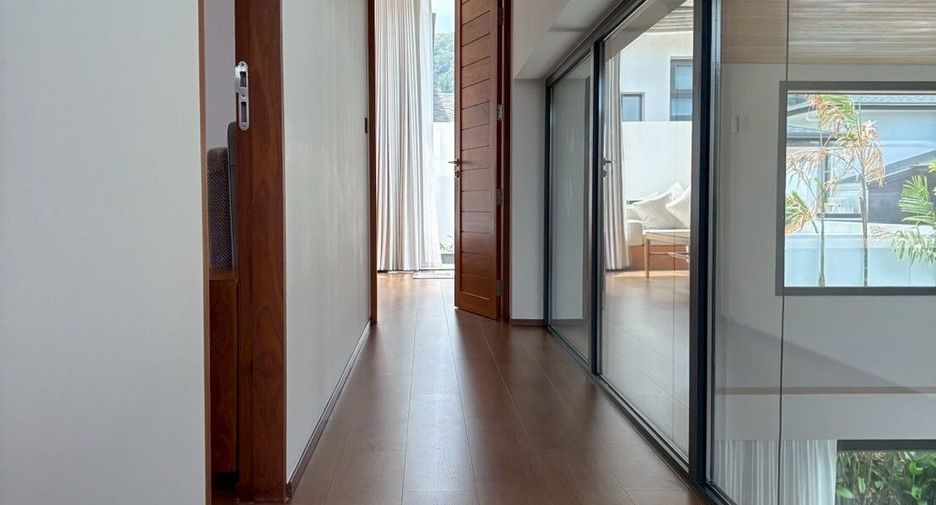 For rent 4 bedrooms villa in Mueang Phuket, Phuket