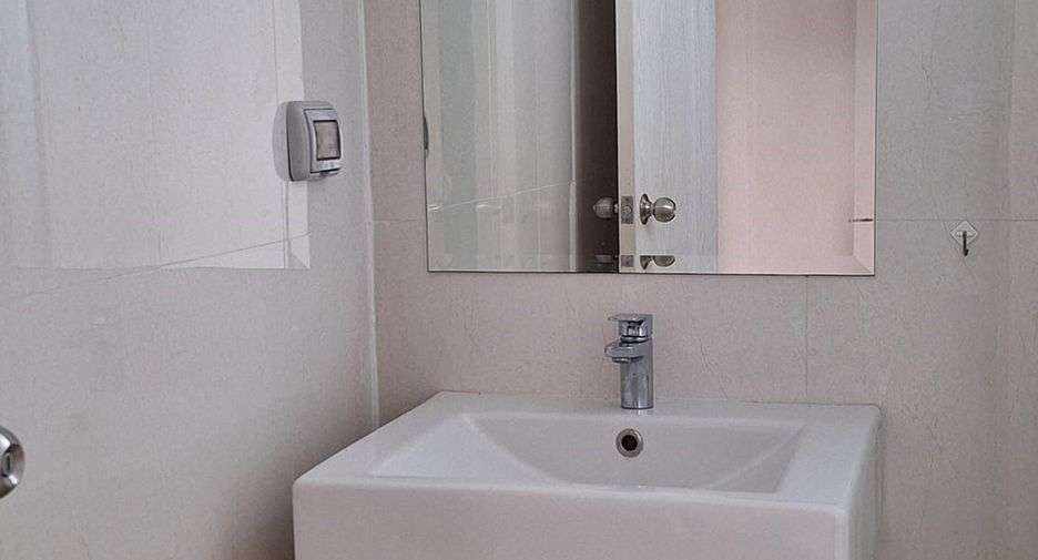 For rent 2 bedrooms condo in Chatuchak, Bangkok
