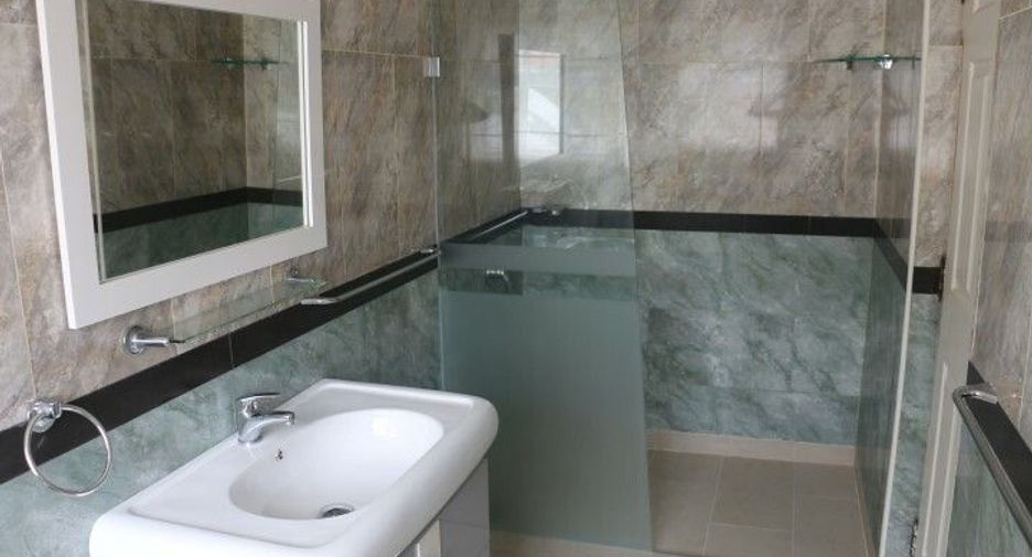 For sale 3 bedrooms villa in Thalang, Phuket