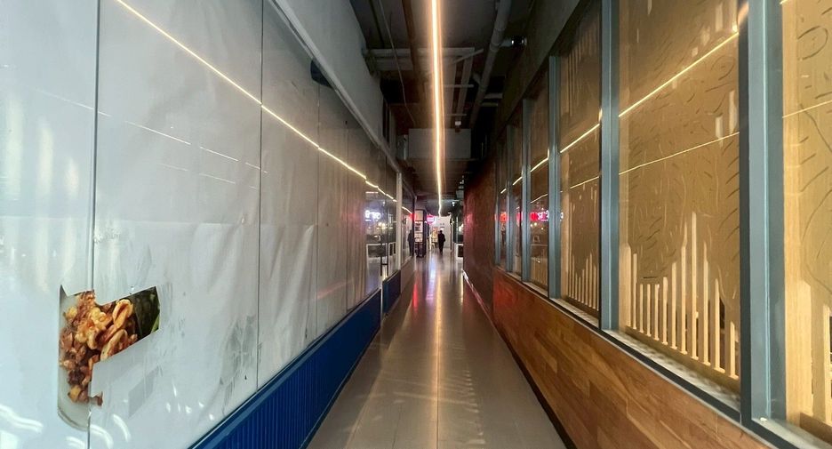 For rent retail Space in Watthana, Bangkok