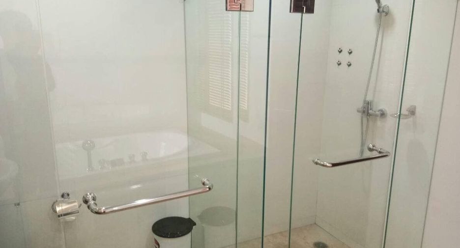 For rent 3 bedrooms villa in Mueang Phuket, Phuket