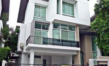 For sale 4 bedrooms house in Suan Luang, Bangkok