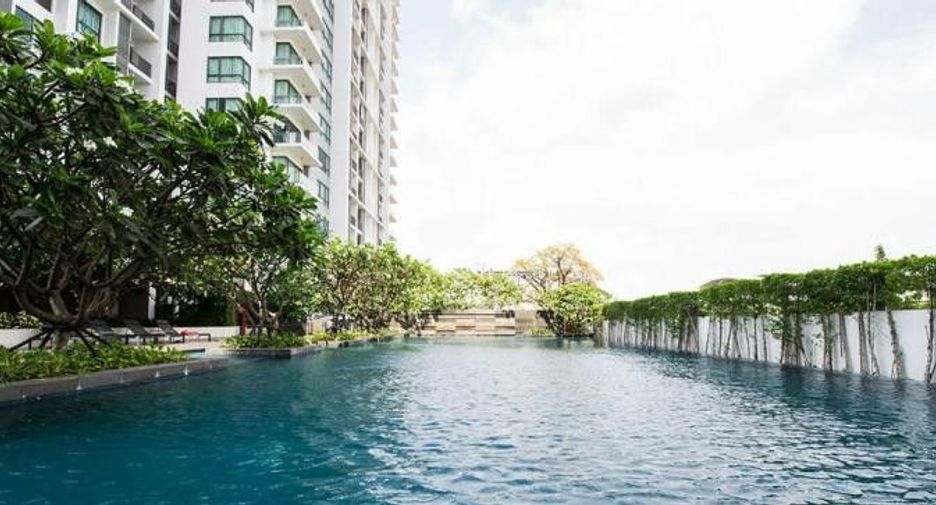 For rent 2 ベッドルーム condo in Phra Khanong, Bangkok
