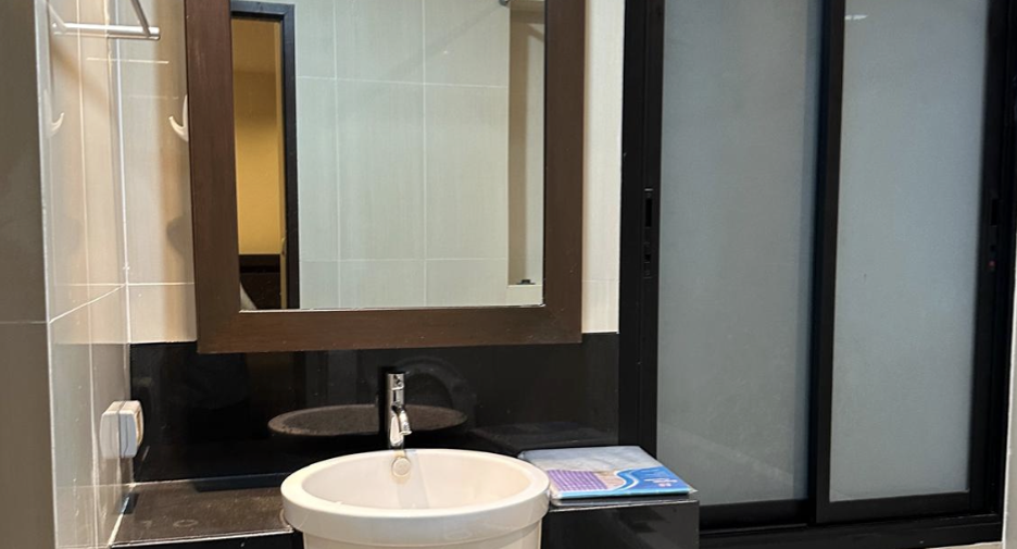 For rent 3 bedrooms condo in Sathon, Bangkok