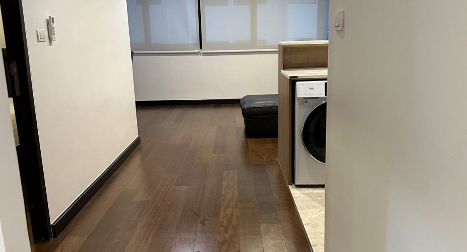 For rent 3 bedrooms condo in Sathon, Bangkok