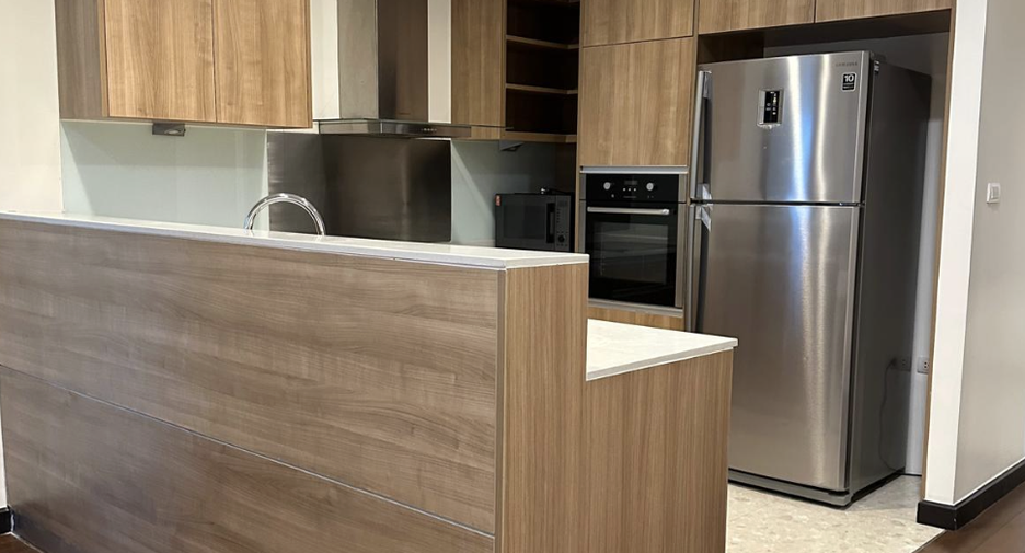 For rent 3 bedrooms condo in Sathon, Bangkok