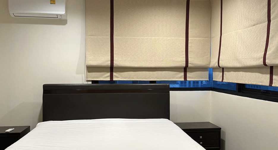 For rent 3 bedrooms condo in Sathon, Bangkok