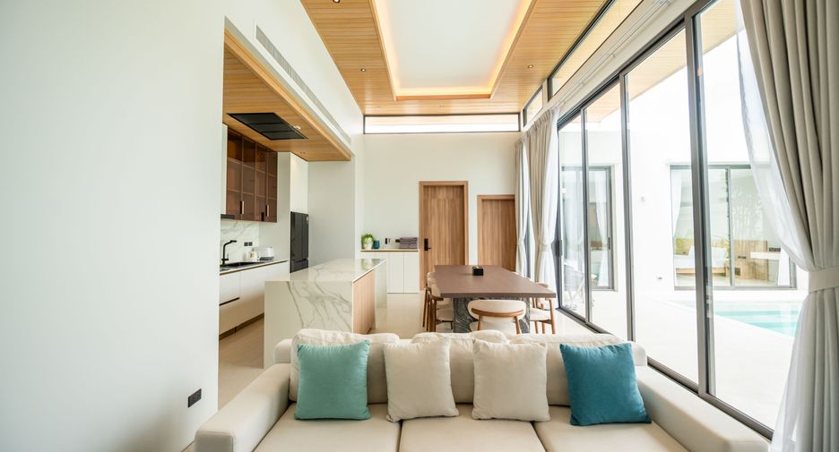 For rent 4 bedrooms villa in Mueang Phuket, Phuket