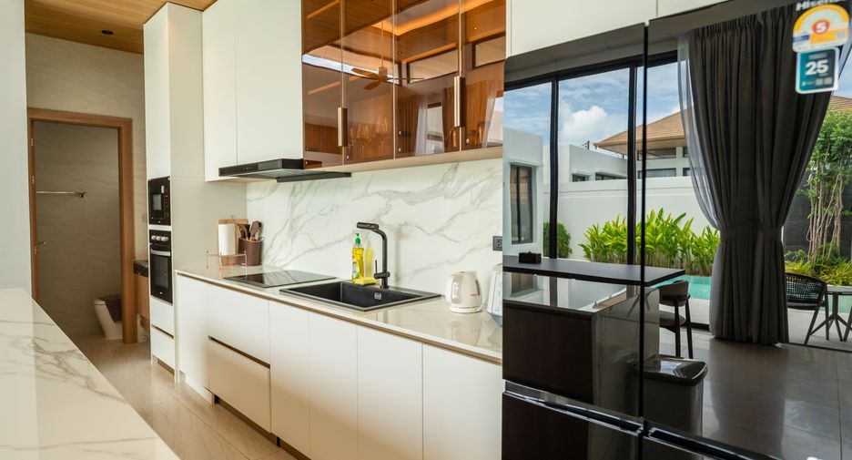 For rent 4 bedrooms villa in Mueang Phuket, Phuket