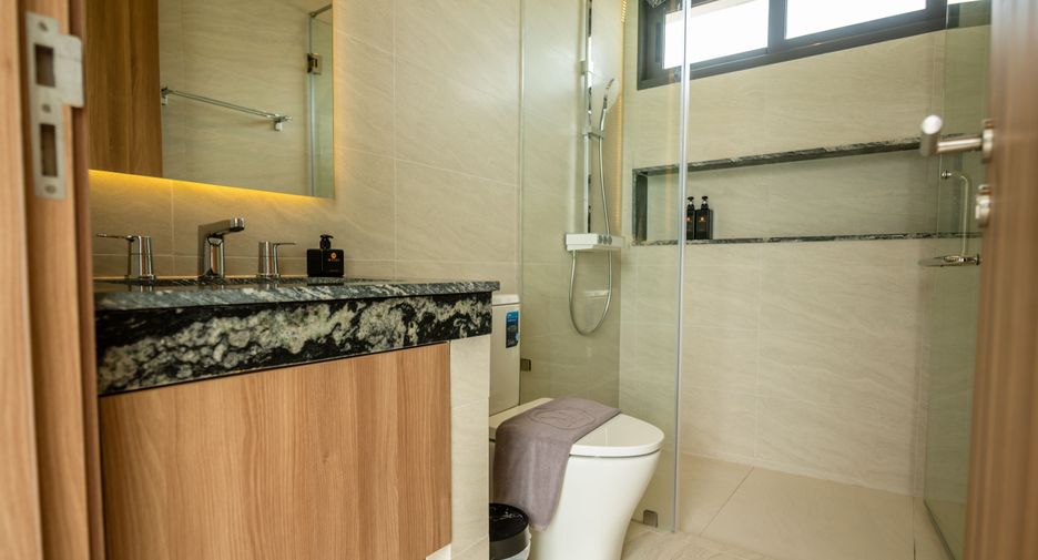 For rent 4 bedrooms villa in Mueang Phuket, Phuket