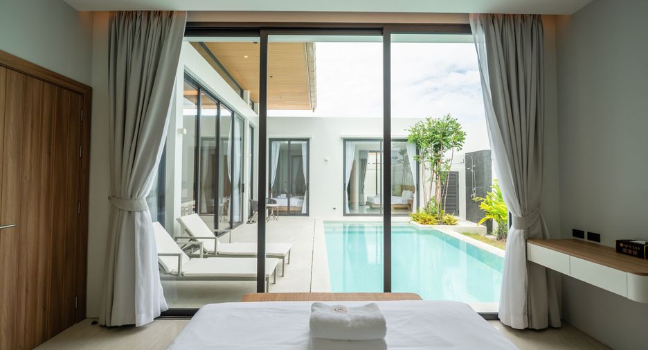 For rent 4 bedrooms villa in Mueang Phuket, Phuket