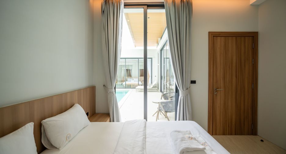 For rent 4 bedrooms villa in Mueang Phuket, Phuket