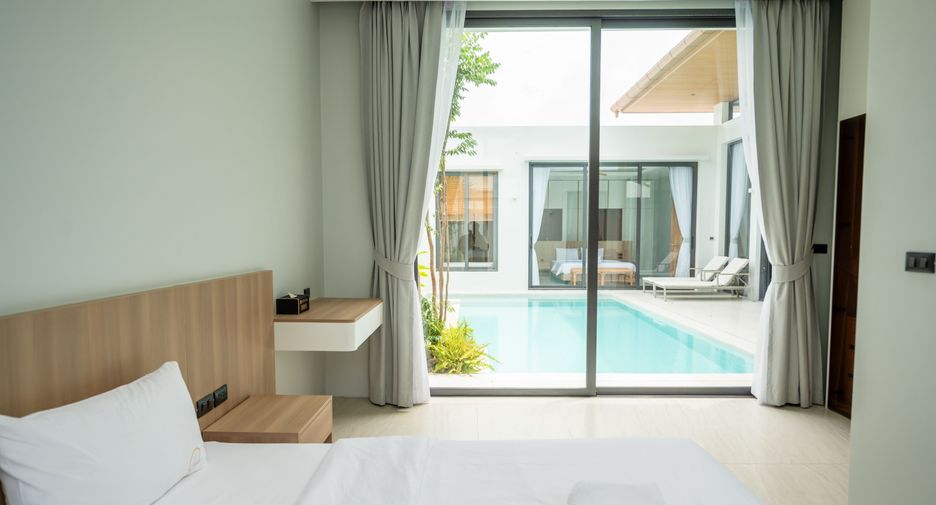For rent 4 bedrooms villa in Mueang Phuket, Phuket