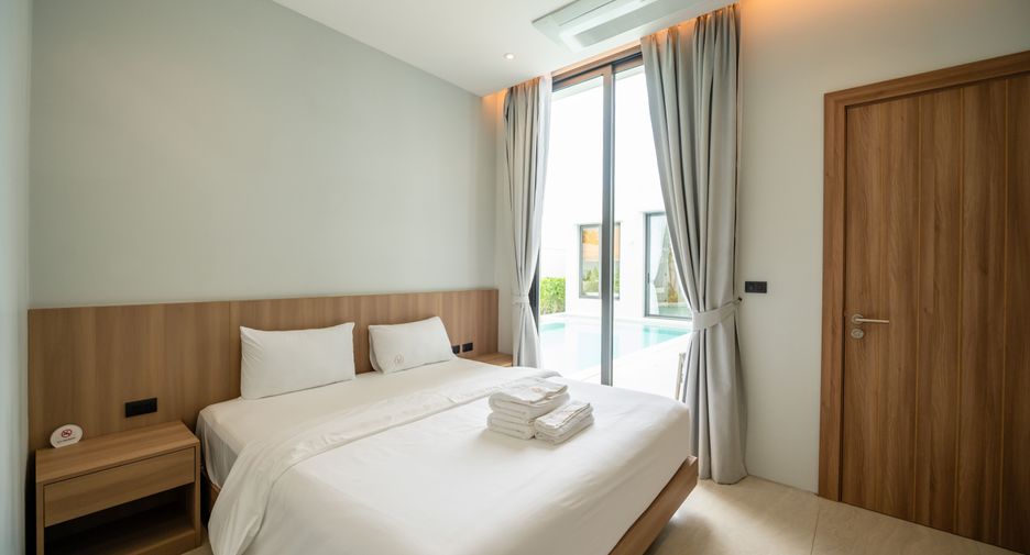 For rent 4 bedrooms villa in Mueang Phuket, Phuket