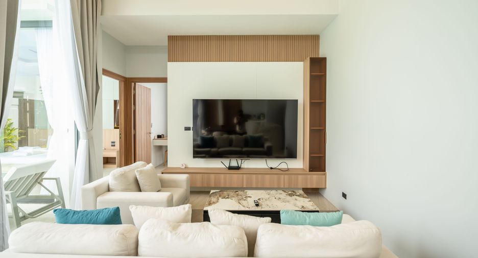 For rent 4 bedrooms villa in Mueang Phuket, Phuket