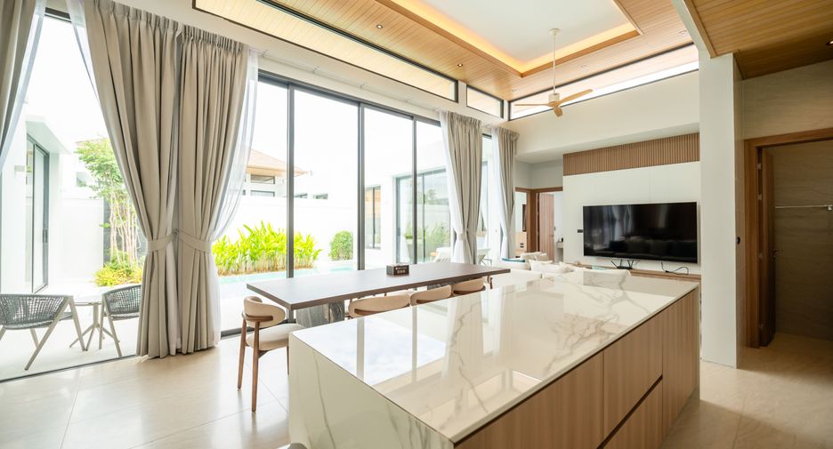 For rent 4 bedrooms villa in Mueang Phuket, Phuket