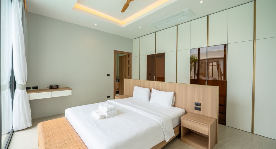 For rent 4 bedrooms villa in Mueang Phuket, Phuket