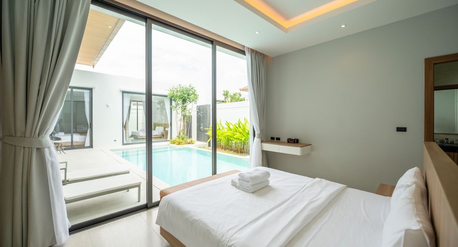 For rent 4 bedrooms villa in Mueang Phuket, Phuket