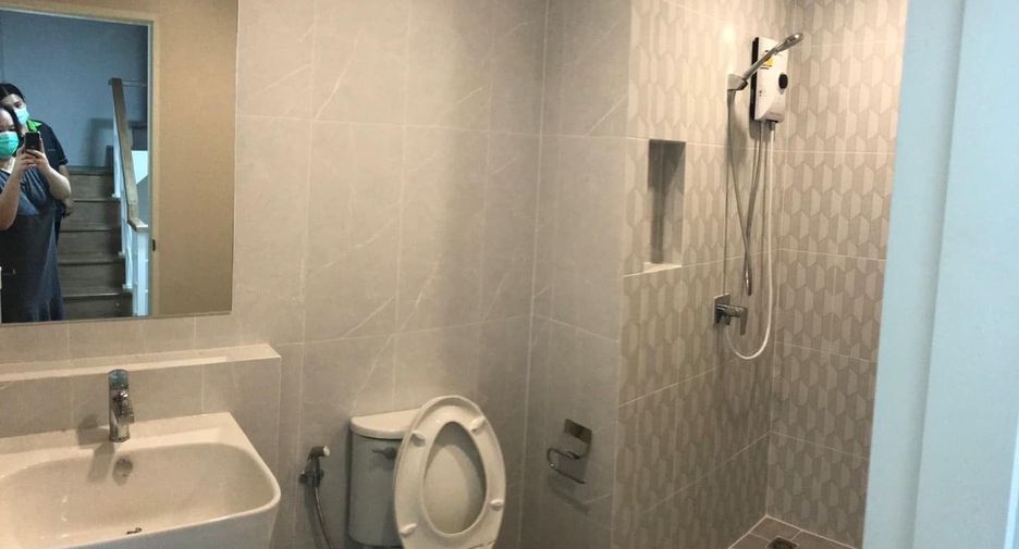 For sale and for rent 3 bedrooms townhouse in Prawet, Bangkok