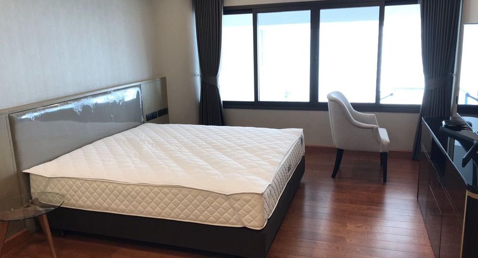 Condo en alquiler de 4 habitaciones en Khlong Toei, Bangkok