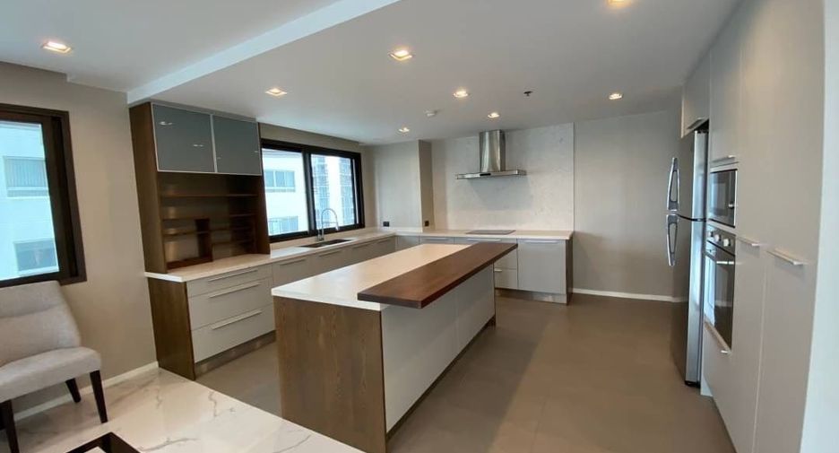 Condo en alquiler de 4 habitaciones en Khlong Toei, Bangkok