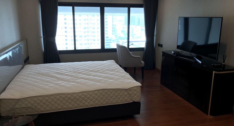 Condo en alquiler de 4 habitaciones en Khlong Toei, Bangkok