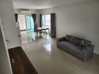 À vendre et à louer 3 chambres maison à Prawet, Bangkok