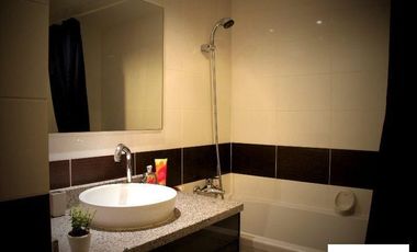 Condo en venta de 2 habitaciones en Khlong Toei, Bangkok