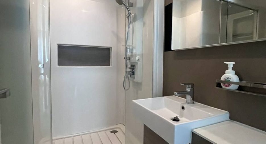 For sale and for rent 1 bed condo in Thon Buri, Bangkok